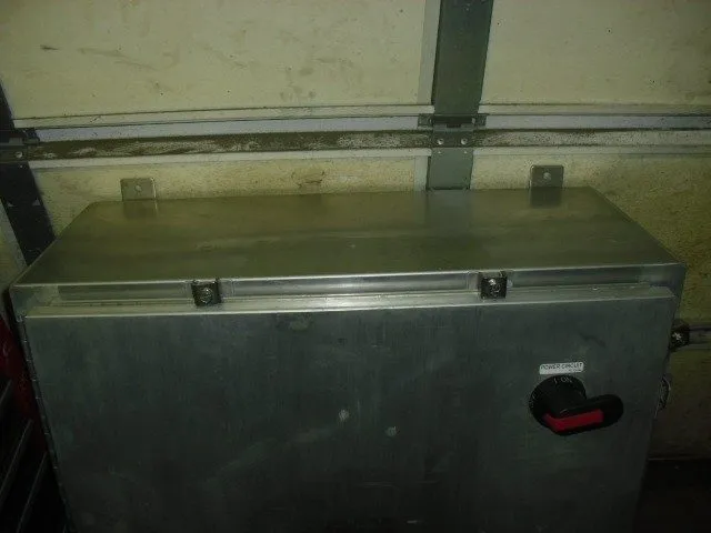 Монтажный шкаф Hoffman A36H3012ALLP Aluminum Enclosure NEMA 3R Continuous Hinge  — фото лота 2
