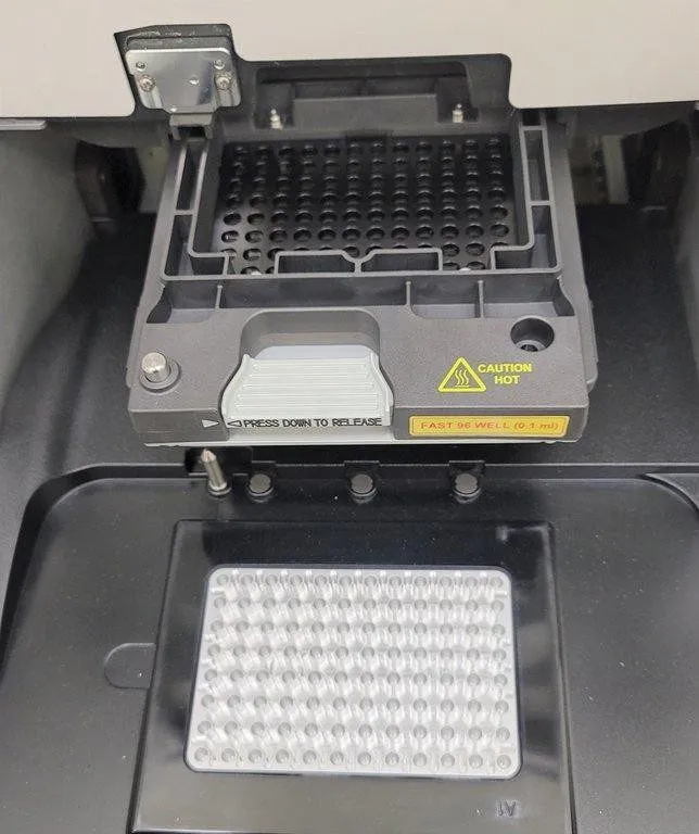 Амплификатор Applied Biosystems 4470660 Real-Time PCR Instrument — фото лота 1