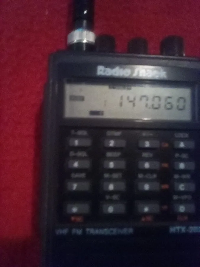 Радиостанция 4 X Realistic/Radio Shack 2 Meter HTX-202 Ham Radios — фото лота 2