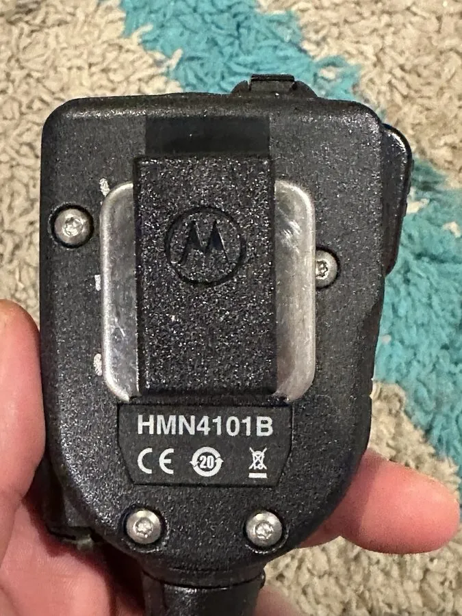 Выносной микрофон Motorola HMN4101B Remote Speaker Mic, PTT Clip — фото лота 2