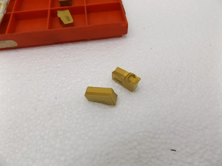 Режущий инструмент 4 SANDVIK 330.20-60-AA Grade 4040 Carbide Insert