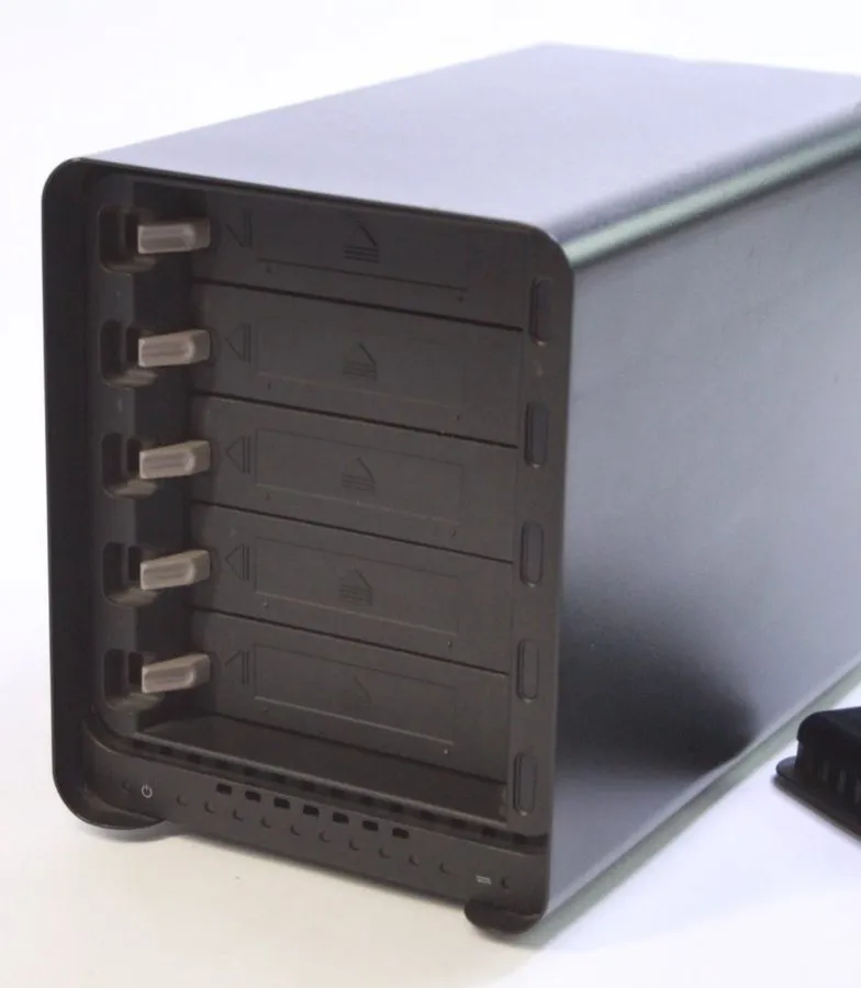 СХД DROBO 5D EXTERNAL STORAGE ARRAY DRDR5-A 5-BAY SATA DIRECT CONNECT PART T5-A6