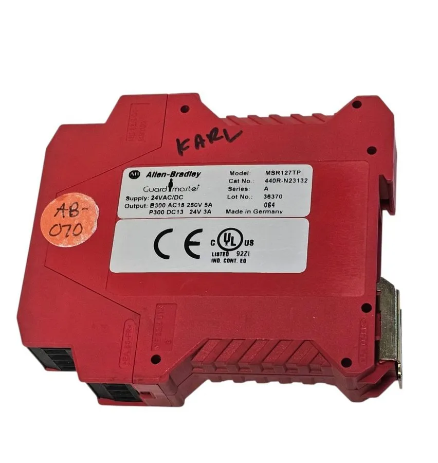 Реле безопасности Allen-Bradley 440R-N23132 MSR127TP Safety Relay 24VAC/DC Ser B