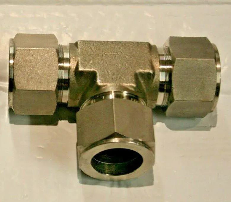 Фитинг SWAGELOK SS TUBE FITTING, UNION TEE, 1 1/4 IN. TUBE OD (1" ID) SS-2000-3