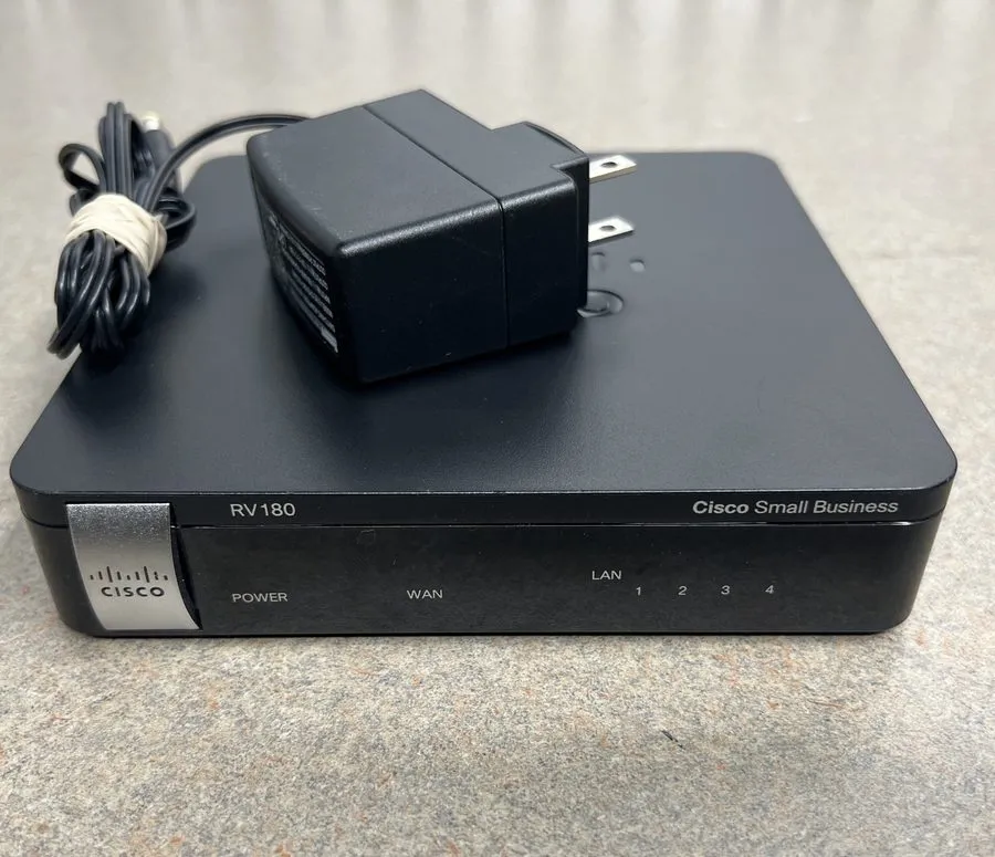 Маршрутизатор Cisco RV180 800 Mbps 4-Port Gigabit Wired Router V01