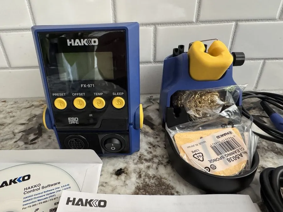Паяльная станция HAKKO FX-971 ESD Safe Soldering Station, Model 120V Power