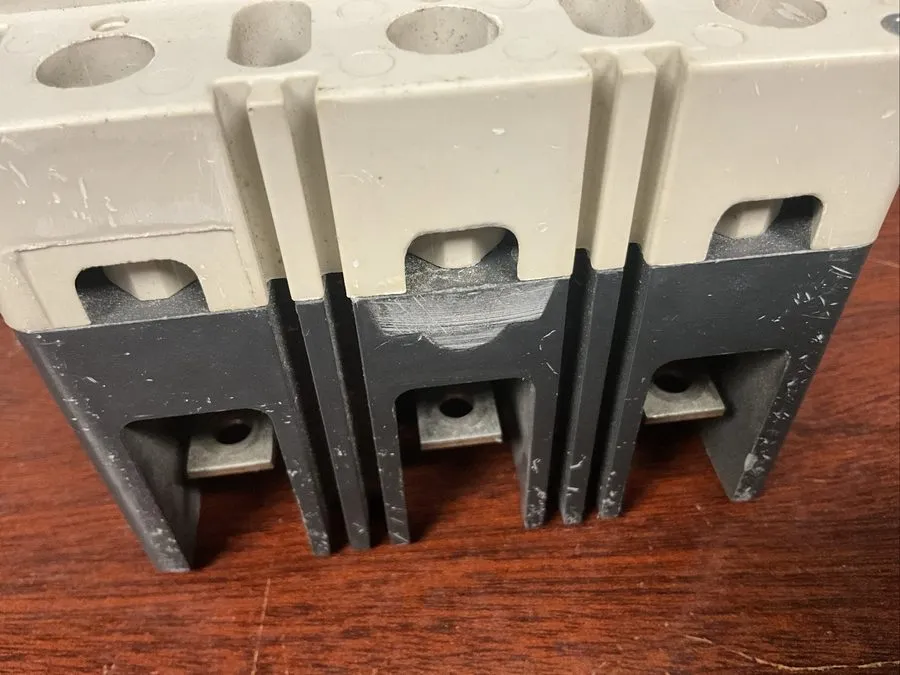 Автоматический выключатель EATON EHD3030BP10 Circuit Breaker 30A 3P 480V 30 Amp — фото лота 2