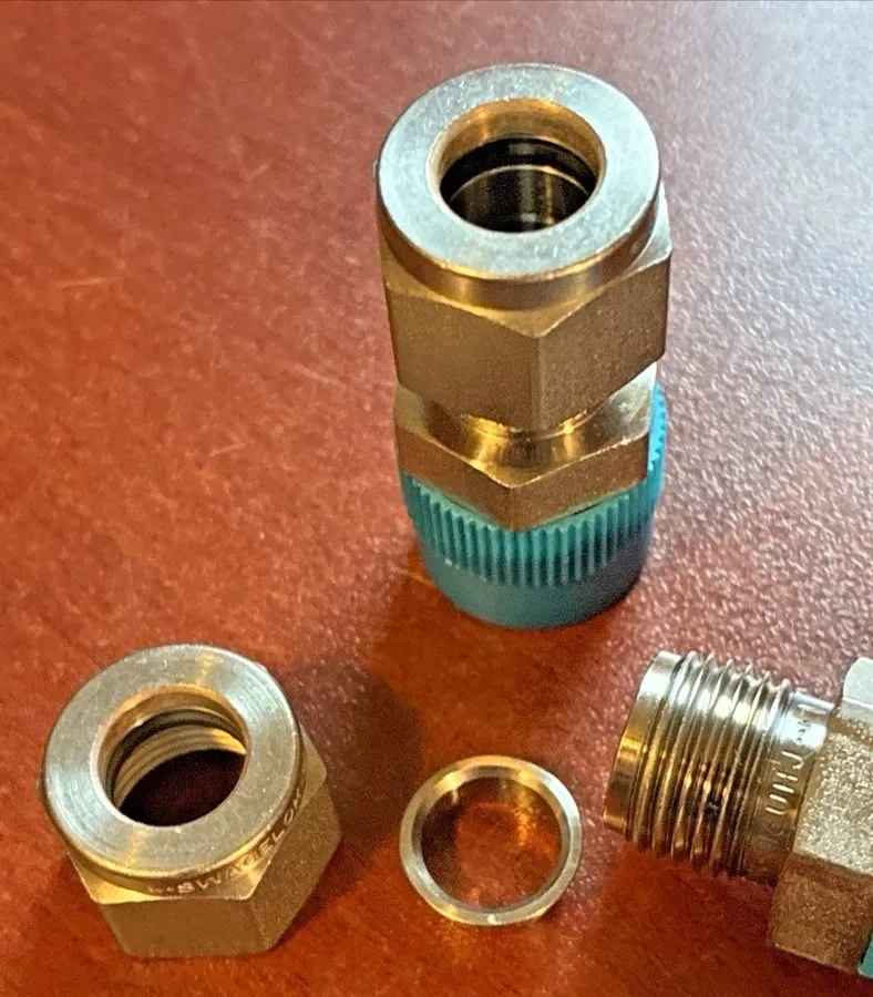 Разъём Swagelok SS-600-1-6 Stainless Steel Male Connector Fitting 3/8 x 3/8