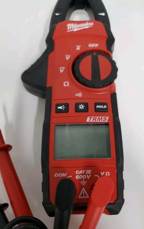 Тестер Milwaukee 2235-20 400 Amp 400A 600V AC/DC Clamp Meter