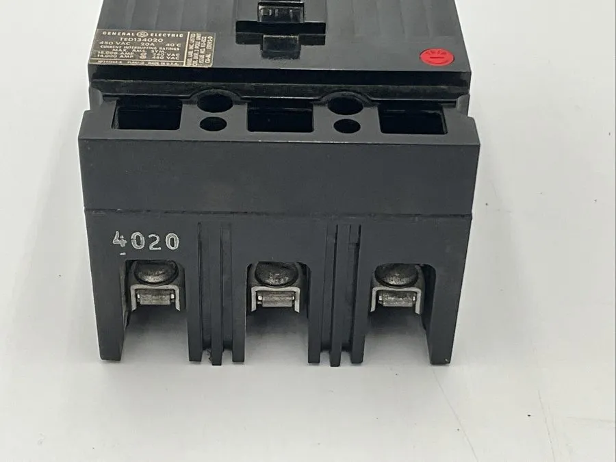 Автоматический выключатель GE TED134020 20-Amp 3-Pole Industrial Circuit Breaker
