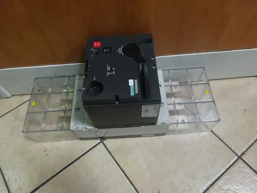 Автоматический выключатель SIEMENS MOTORISED BREAKER 3VL9600-3MQ00 VL630-VL80022