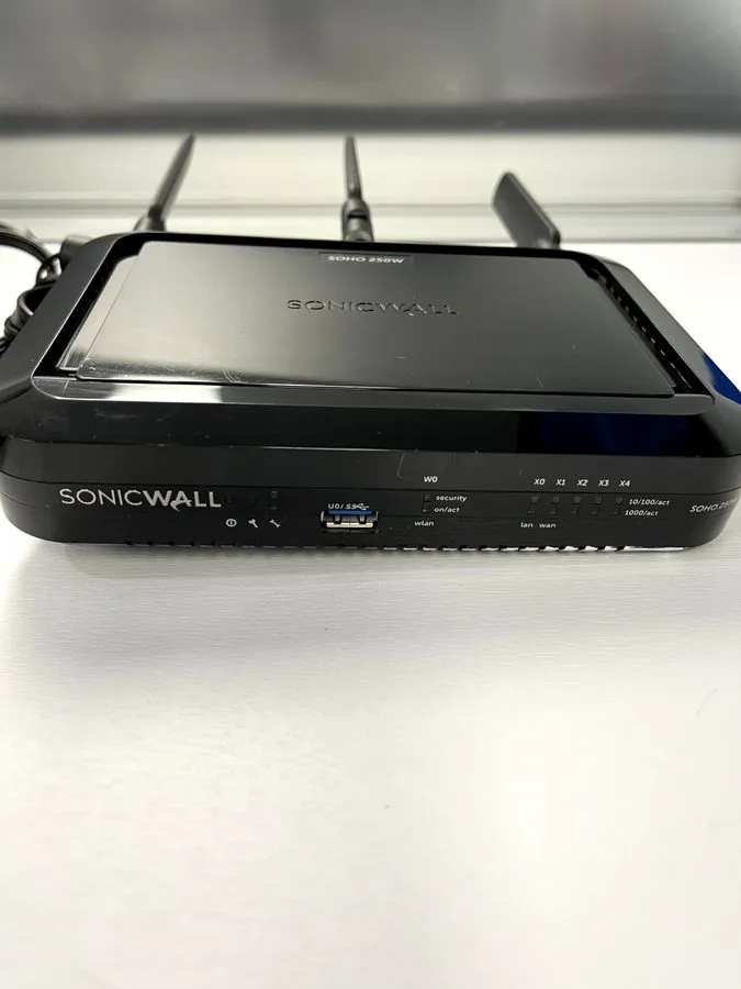 Межсетевой экран SonicWall SOHO 250 W APL41-0BA Wireless Network Security Firewa