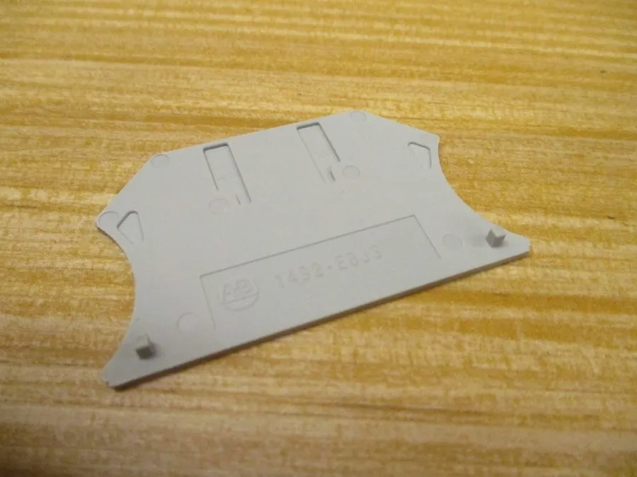 Клеммник Allen Bradley 1492-EBJ3 End Barrier