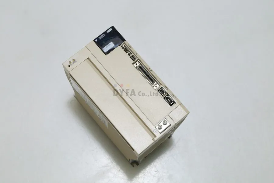 Сервопривод YASKAWA / SGDV-200A05A / SERVOPACK, 3kW