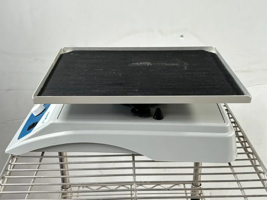 Шейкер VWR 10127-876 Analog Rocker Laboratory Rocking Platform Shaker, 120V