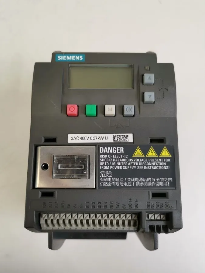 Частотный преобразователь SIEMENS SINAMICS 6SL3210-5BE13-7UV0 0.37KW 400VAC V20 