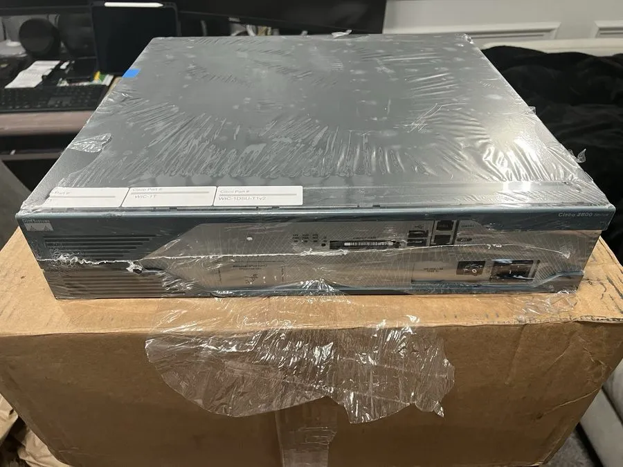 Маршрутизатор CISCO 2821 K9 Gigabit Voice SECURITY ROUTER 2821-VSEC CME-8.6