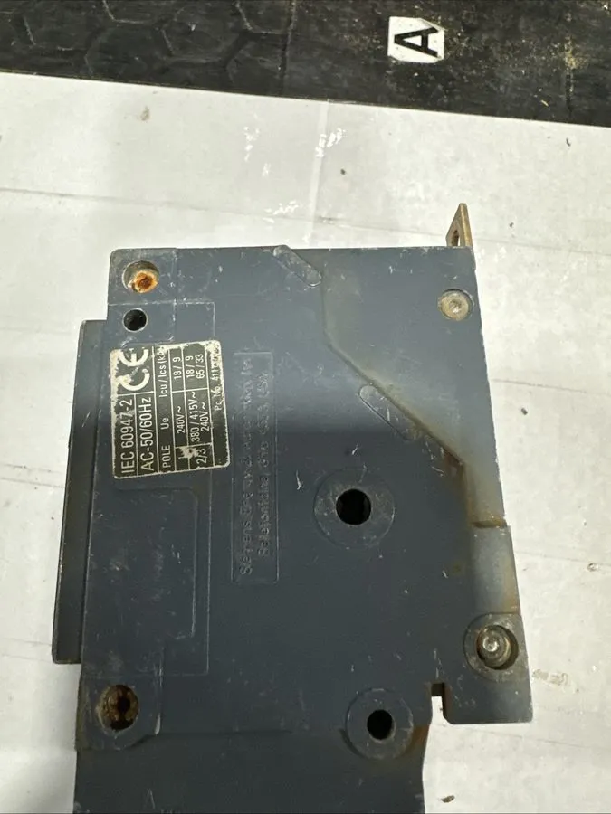 Автоматический выключатель SIEMENS BQD330BP CIRCUIT BREAKER 30A 480V 3P