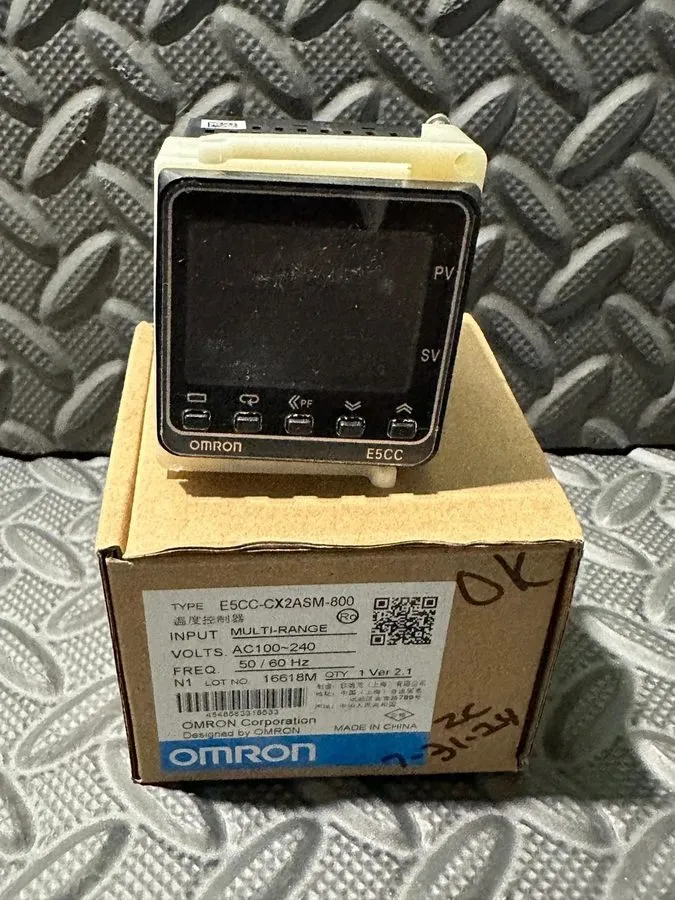 Датчик Omron E5CC-CX2ASM-800 Real — фото лота 1