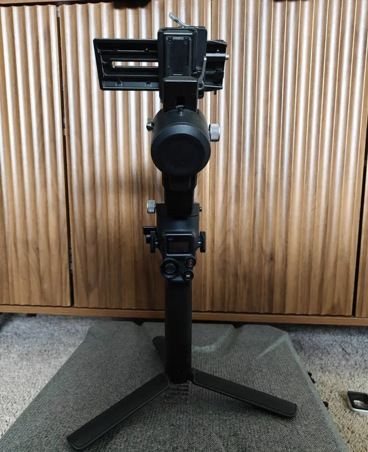 Фотокамера DJI Ronin-SC2 Handheld 3-Axis Camera Gimbal Stabilizer w/ Tripod Base