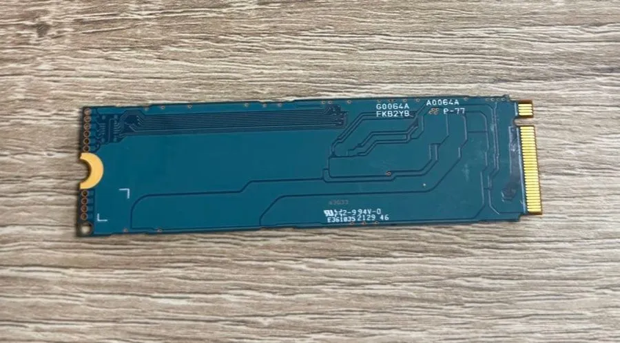SSD-накопитель KIOXIA 2TB NVMe M.2 SSD PCIe Gen 4x4 KXG70PNV2T04 0YTYK1 98% Heal