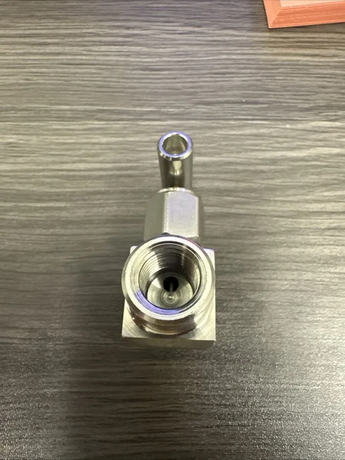 Клапан PARKER 4F-SN6LR-SS PARKER PLUG VALVE SWAGELOK REF SS-20VF4 SCRATCHED AV B