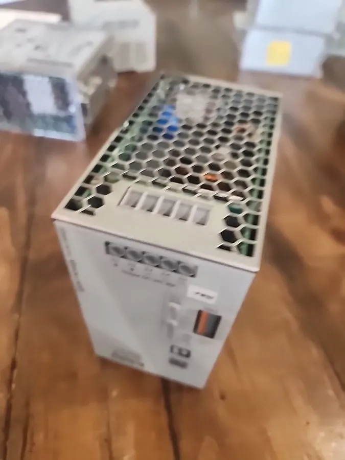 Блок питания Phoenix Contact QUINT4-PS/1AC/24DC/20 24VDC 20A Power Supply 290460