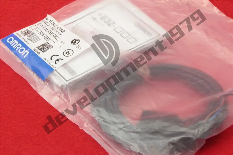 Фотоэлектрический датчик OMRON Photoelectric switch Sensor 12-24VDC E3Z-D62