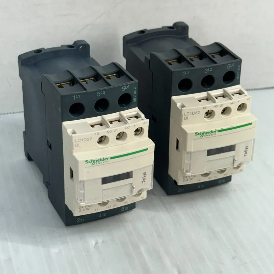 Контактор Schneider Electric TeSys LC1D32 BD 24V DC Contactor (J3B)