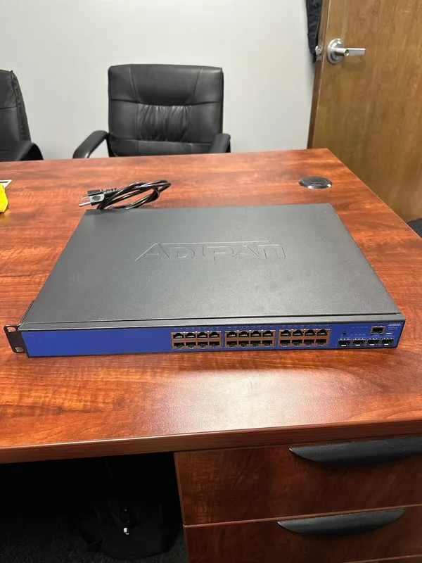 Коммутатор ADTRAN NetVanta 1550-24P 24 Port Fast Ethernet PoE Managed Network Sw