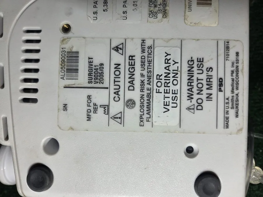 Монитор пациента SurgiVet SIMS BCI Vital Signs Veterinary Monitor Model V90041 — фото лота 4
