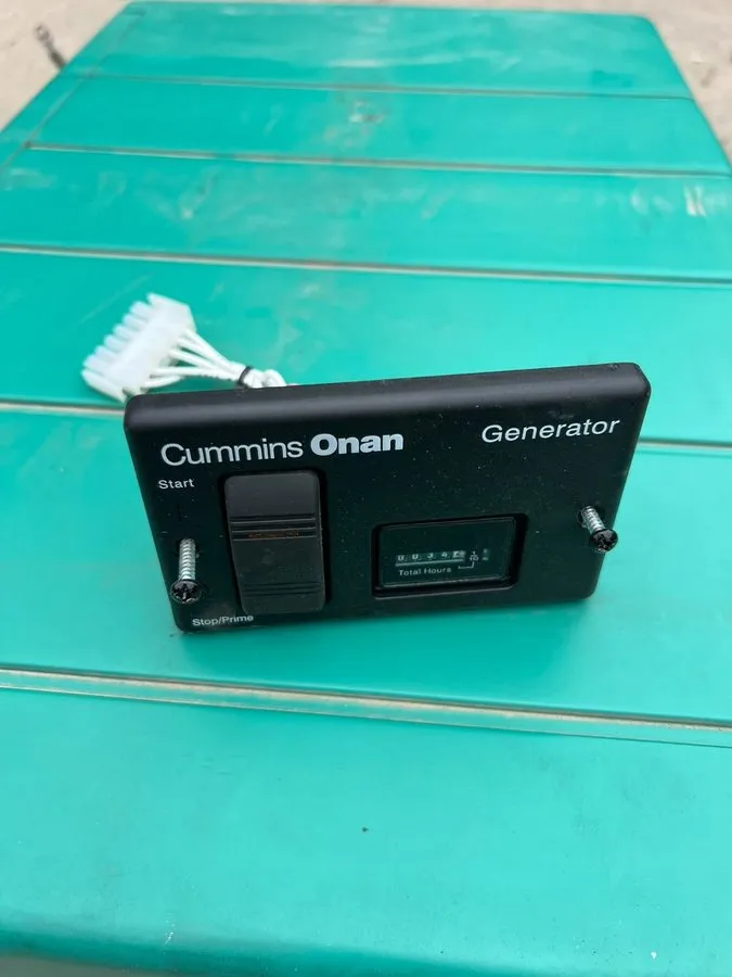 Генератор Cummins Onan 3.6KYFA-26120 QG 3600W Propane RV Generator