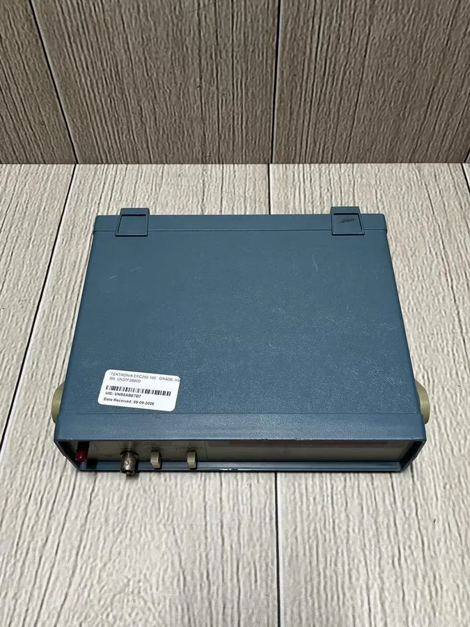 Тестер Tektronix CFC250 100 MHz Frequency Counter