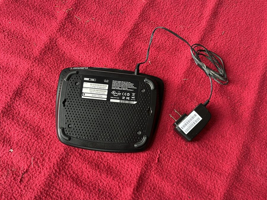 Маршрутизатор Cisco Linksys E1000 Wireless Router