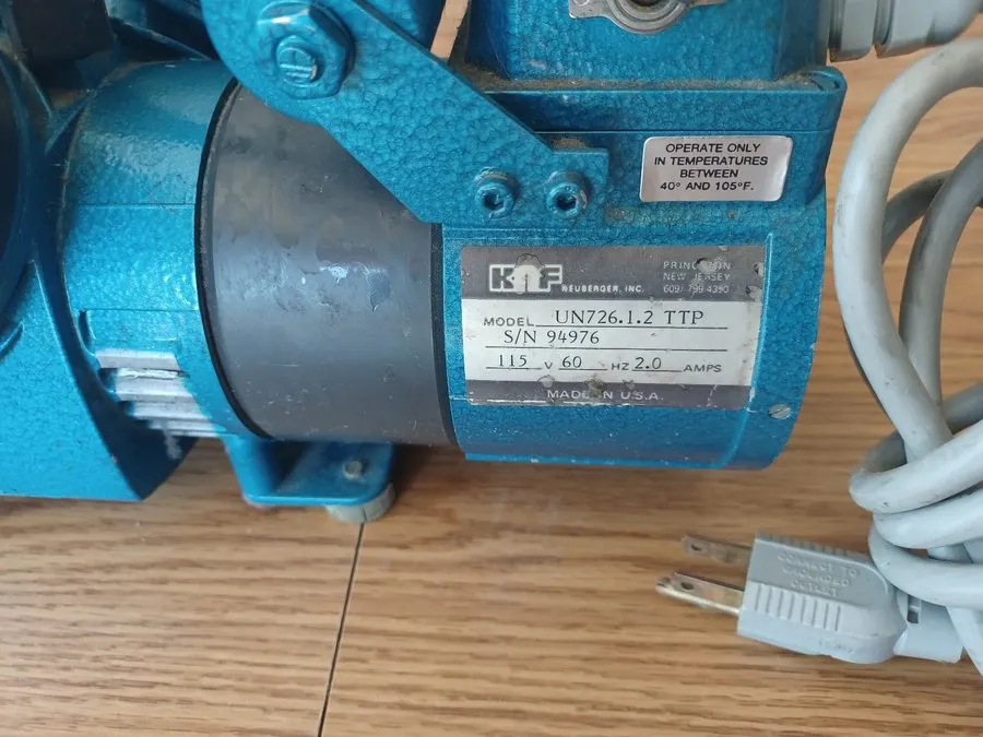 Насос KNF UN726.1.2 FTP Two Head Diaphragm Vacuum Pump — фото лота 1