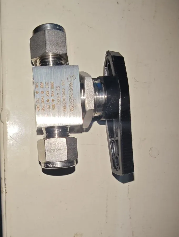 Клапан Swagelok SS-43GS6 3/8" ball valve — фото лота 2