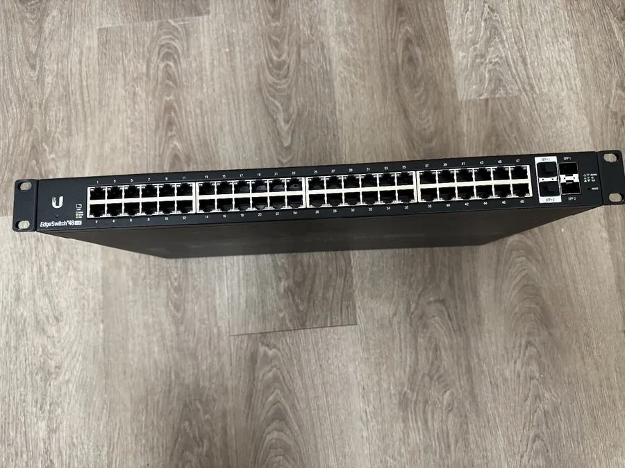 Коммутатор ES-48-LIte Ubiquiti Networks EdgeSwitch