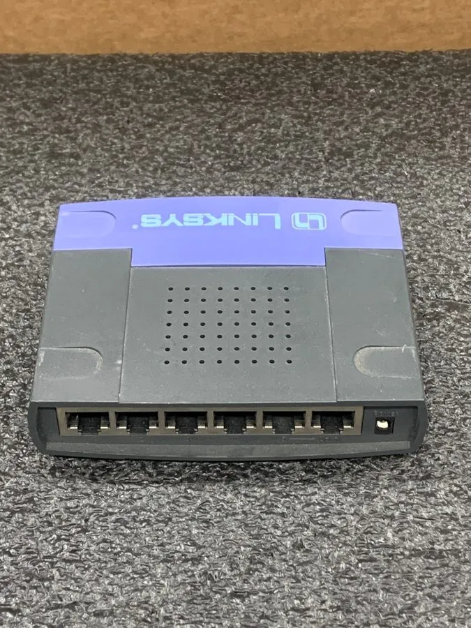 Коммутатор Linksys EtherFast (EFAH05W) ver. 2.0 5-Ports External Hub