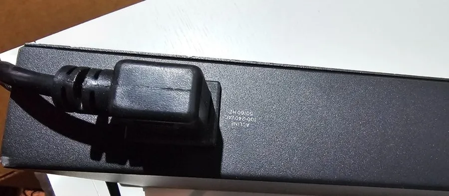 Коммутатор Linksys LGS124P 24-Port Business Gigabit PoE+ Switch Black — фото лота 2