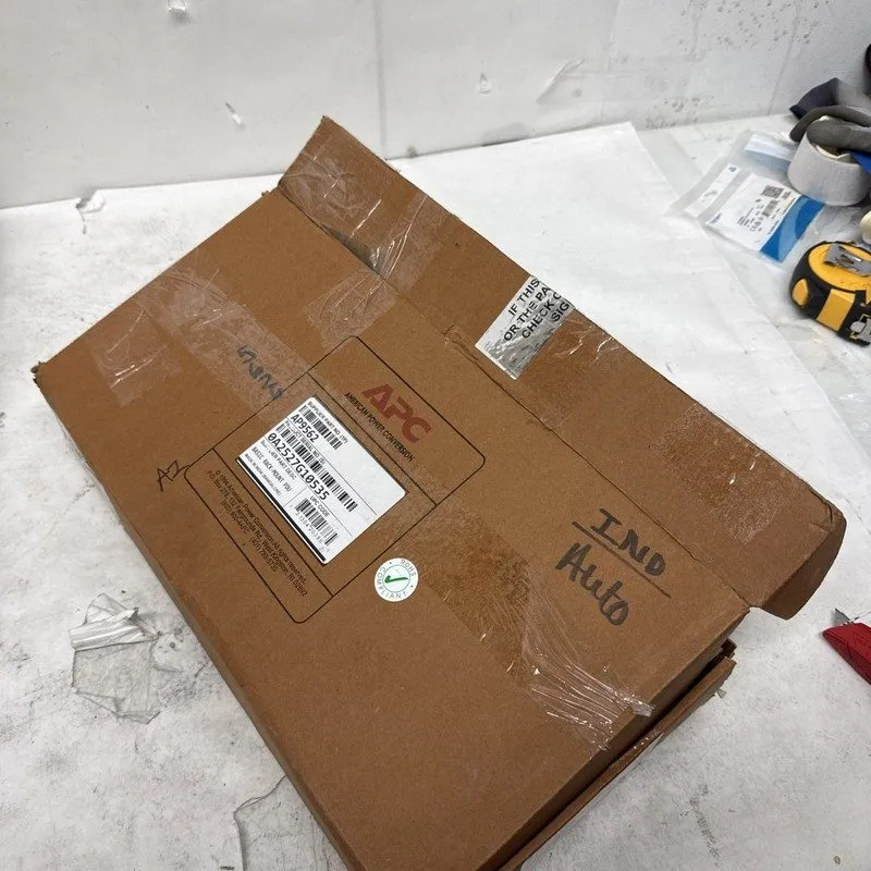 Блок розеток APC AP9562 PDU