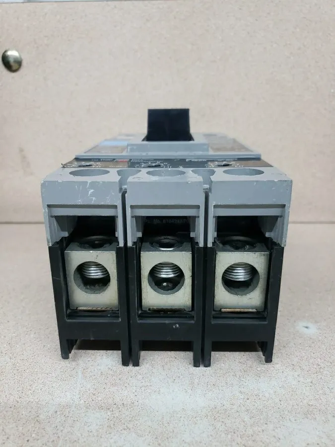Автоматический выключатель I-T-E Siemens Sentron FXD63B225 225A 3 Pole 600VAC Ci