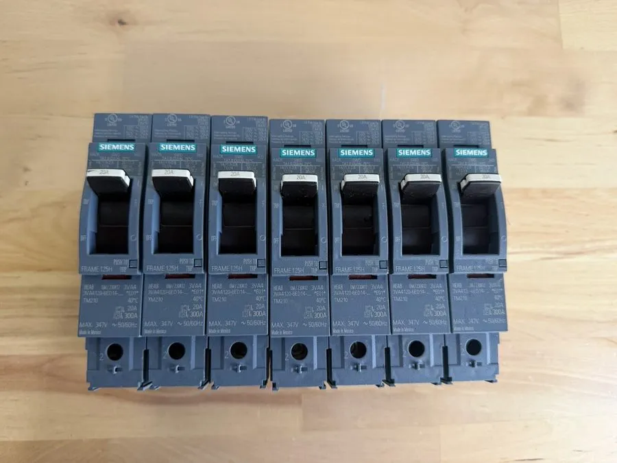 Автоматический выключатель 1-SIEMENS 3VA4110-6ED34-0AA0 3 POLE 100A 3VA4 CIRCUIT