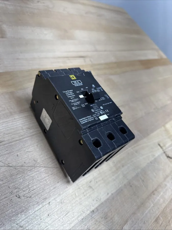 Автоматический выключатель SQUARE D EDB34035 EDB 3 POLE 35AMP 480v CIRCUIT BREAK