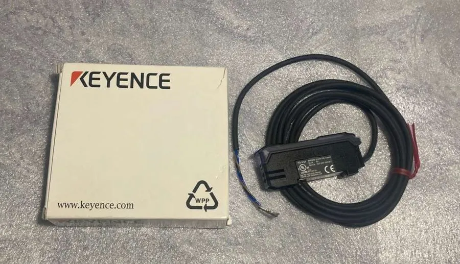 Датчик KEYENCE FS-V31 Sensor Amplifier Fiber Optic Sensor — фото лота 1
