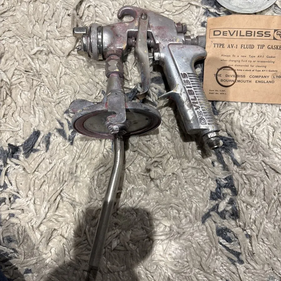 Вакуумная присоска Vintage DeVilbiss JGA-545 Spray Gun and TGC Suction Cup No 30 — фото лота 1