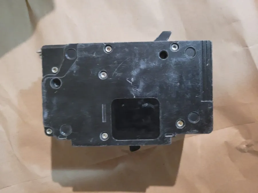 Автоматический выключатель Square D EGB34070 Bolt On Circuit Breaker 70A 3P 480V