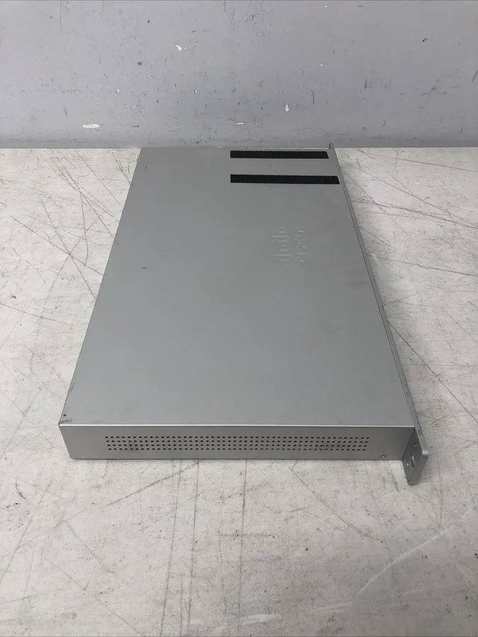 Маршрутизатор Cisco MX100-HW Meraki Router Security Cloud Managed Appliance Uncl