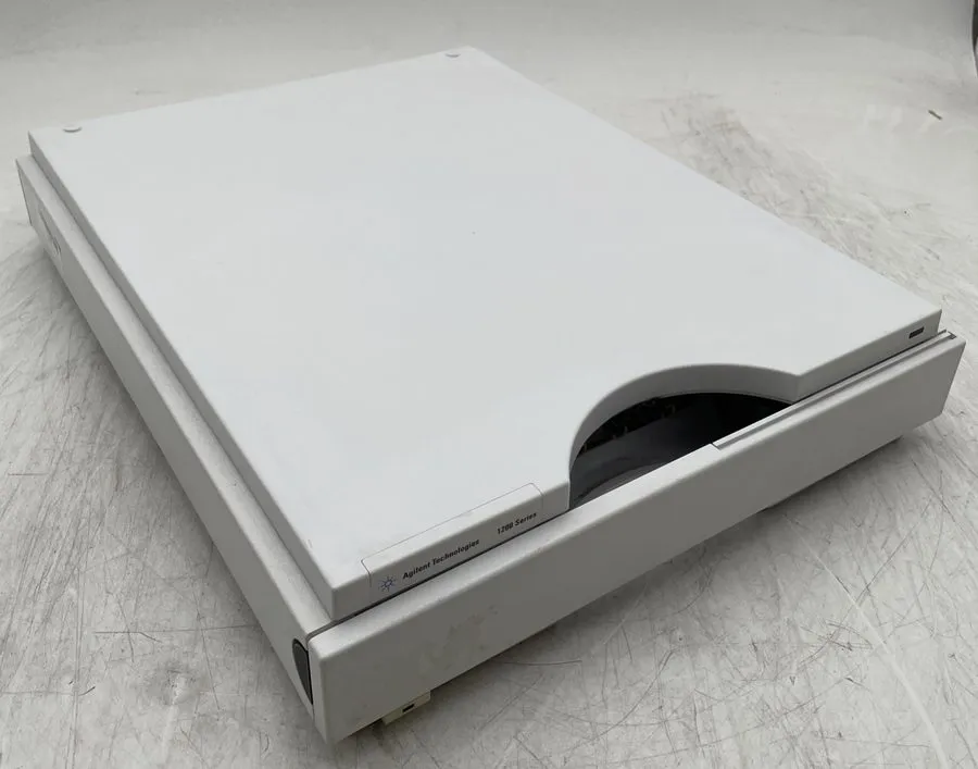 Хроматограф Agilent G1322A HPLC 4-CH Vacuum Degasser