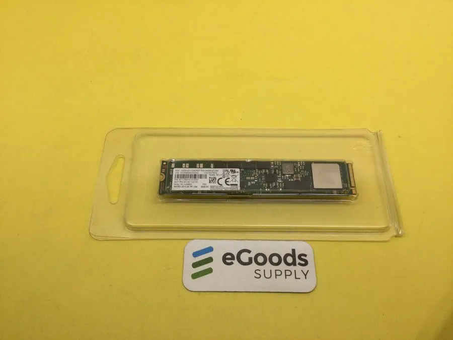 SSD-накопитель Samsung PM983 960GB M.2 22110 NVMe PCIe MZ-1LB9600 MZ1LB960HAJQ-0