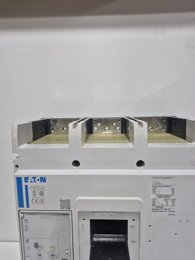Автоматический выключатель Eaton Power Defense Molded Case Circuit Breaker 2000A